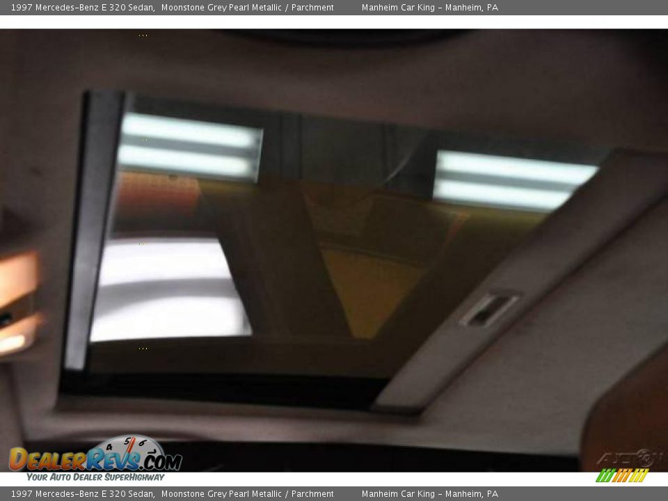1997 Mercedes-Benz E 320 Sedan Moonstone Grey Pearl Metallic / Parchment Photo #11