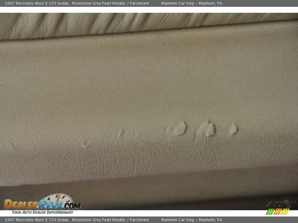 1997 Mercedes-Benz E 320 Sedan Moonstone Grey Pearl Metallic / Parchment Photo #19