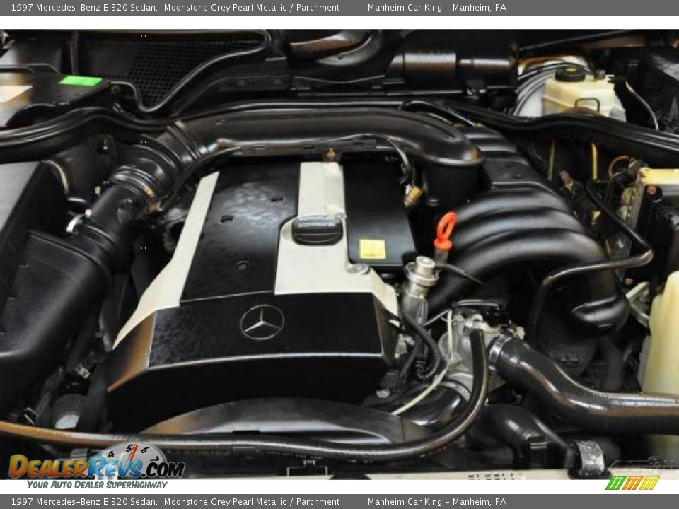 1997 Mercedes-Benz E 320 Sedan Moonstone Grey Pearl Metallic / Parchment Photo #20