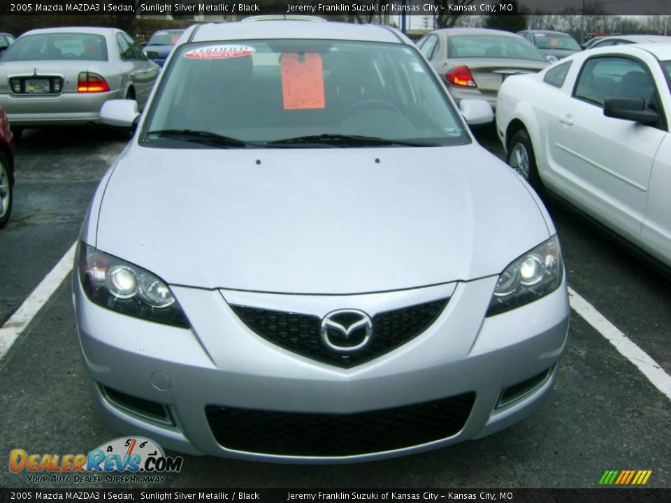 2005 Mazda MAZDA3 i Sedan Sunlight Silver Metallic / Black Photo #2