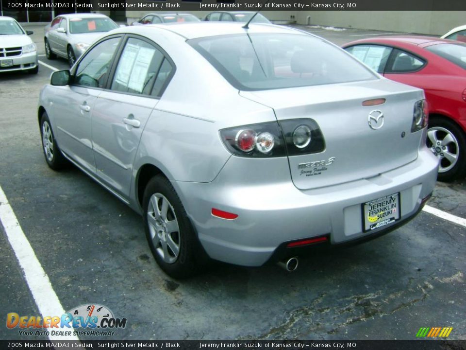 2005 Mazda MAZDA3 i Sedan Sunlight Silver Metallic / Black Photo #4