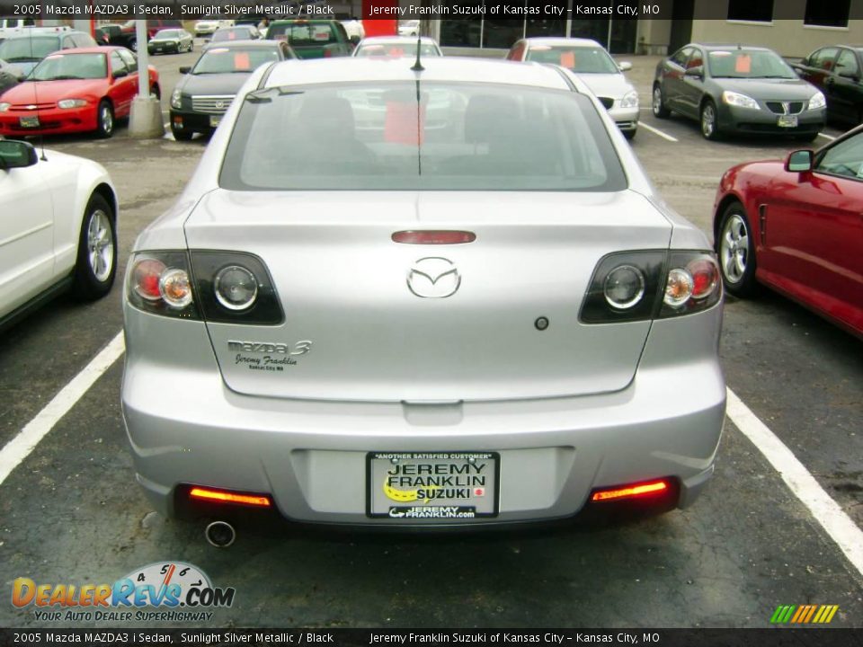 2005 Mazda MAZDA3 i Sedan Sunlight Silver Metallic / Black Photo #5