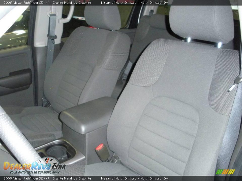 2006 Nissan Pathfinder SE 4x4 Granite Metallic / Graphite Photo #12