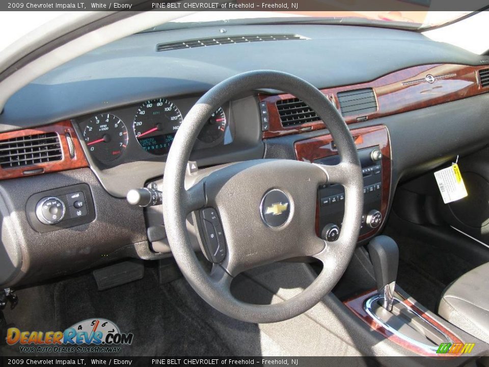 2009 Chevrolet Impala LT White / Ebony Photo #6