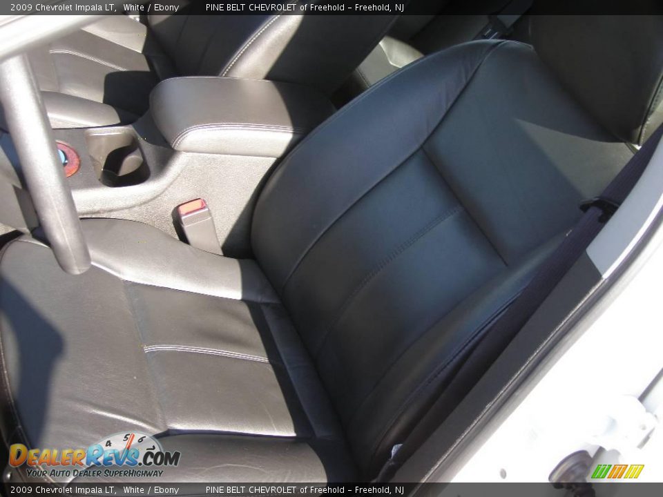 2009 Chevrolet Impala LT White / Ebony Photo #8