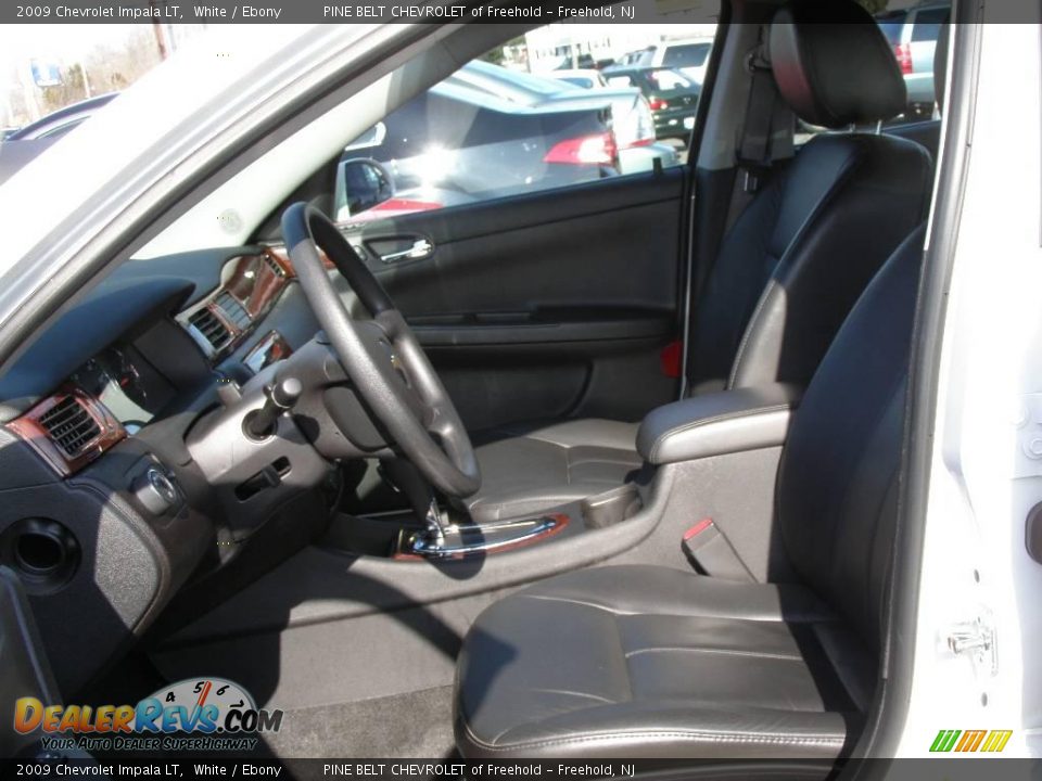 2009 Chevrolet Impala LT White / Ebony Photo #9