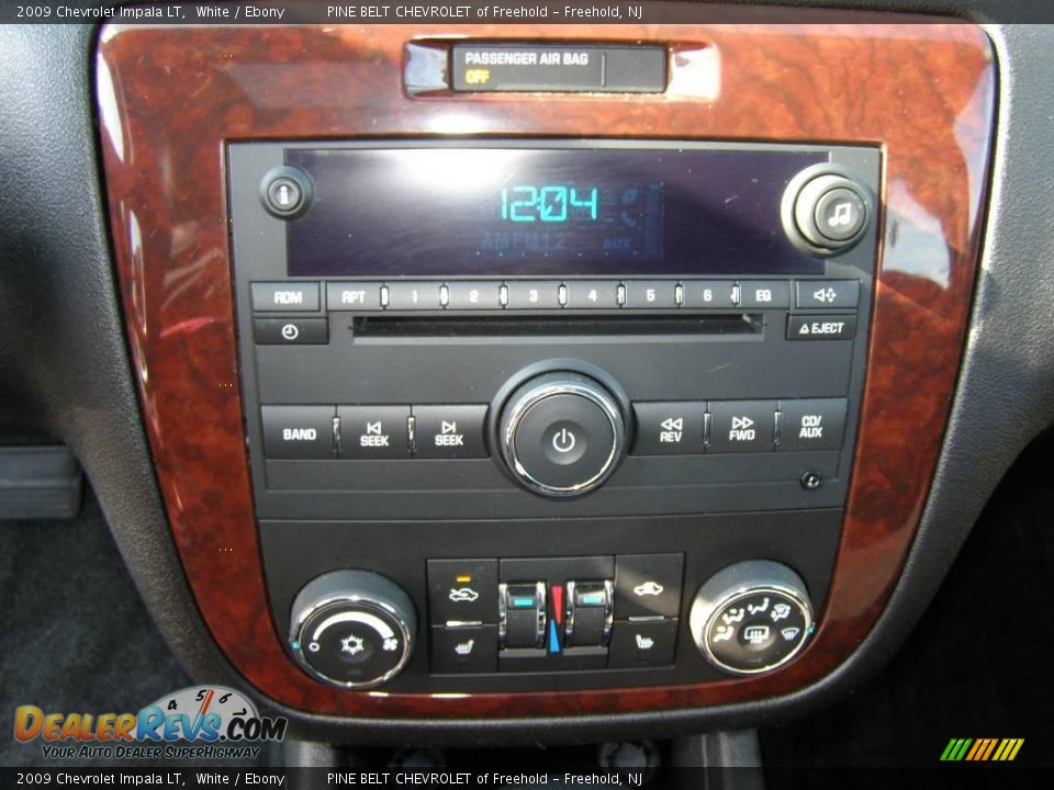 2009 Chevrolet Impala LT White / Ebony Photo #11