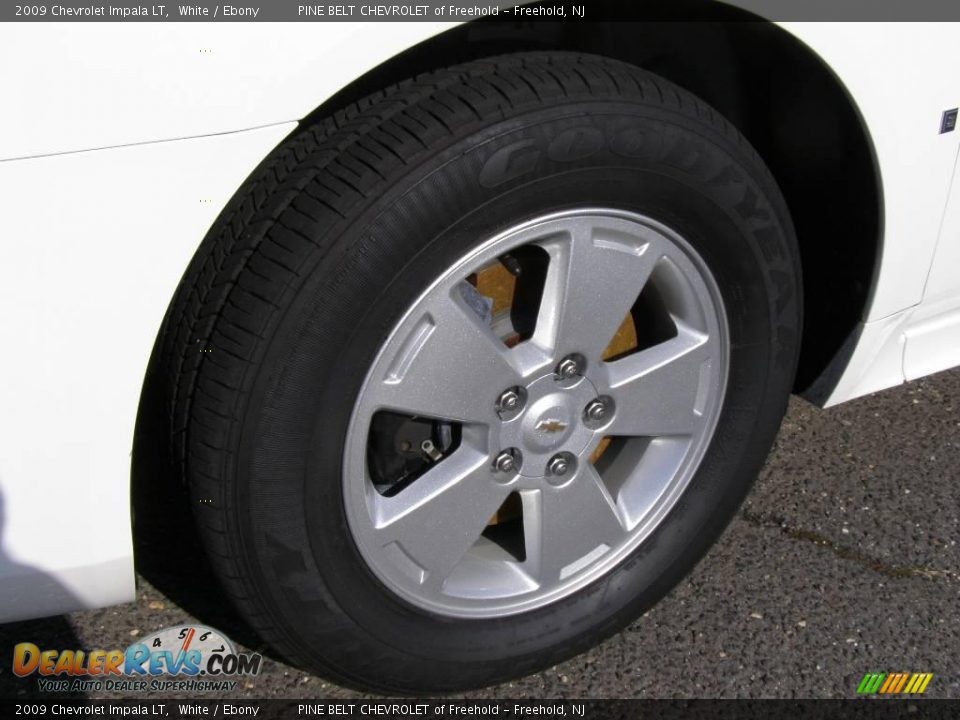 2009 Chevrolet Impala LT White / Ebony Photo #13