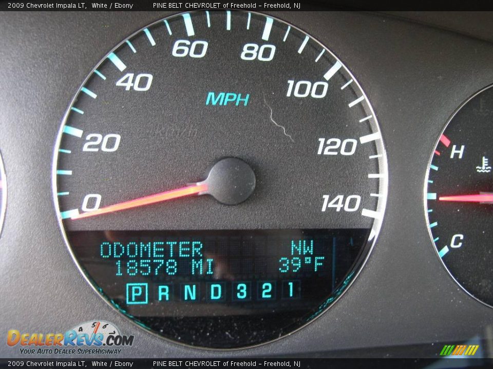 2009 Chevrolet Impala LT White / Ebony Photo #15
