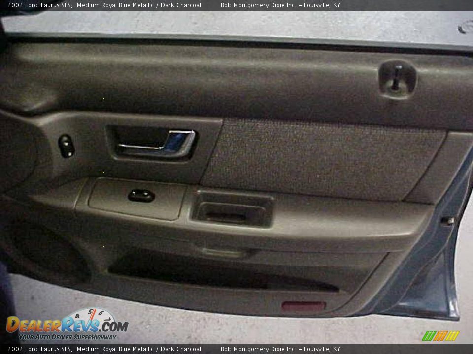 2002 Ford Taurus SES Medium Royal Blue Metallic / Dark Charcoal Photo #16