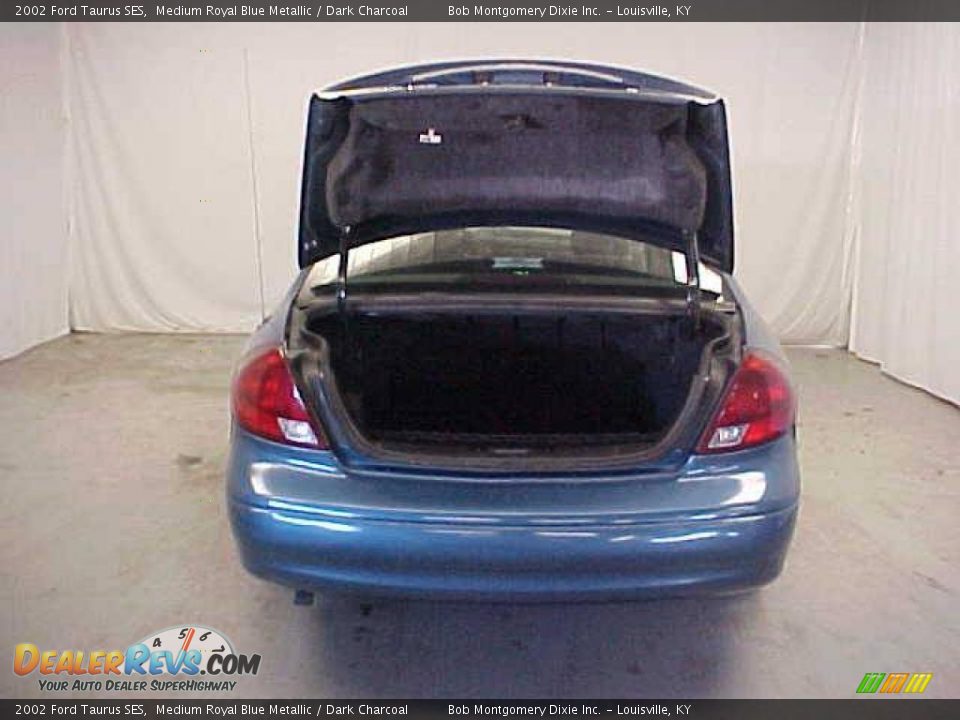 2002 Ford Taurus SES Medium Royal Blue Metallic / Dark Charcoal Photo #19
