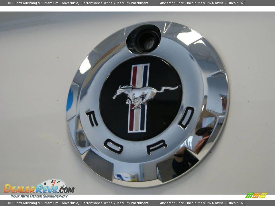 2007 Ford Mustang V6 Premium Convertible Performance White / Medium Parchment Photo #10
