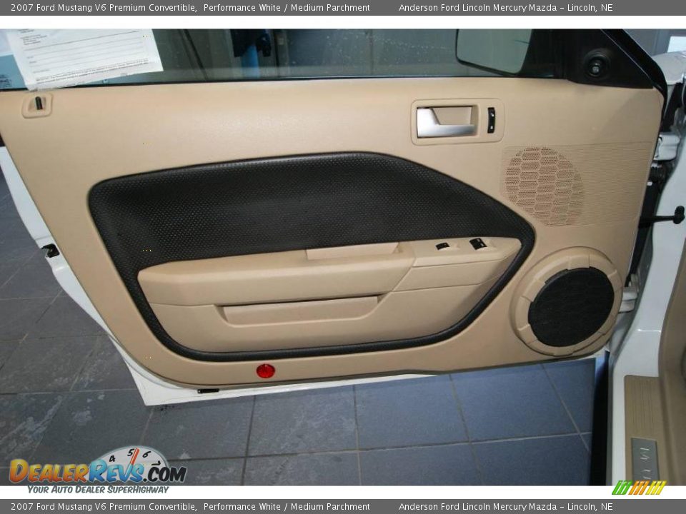 2007 Ford Mustang V6 Premium Convertible Performance White / Medium Parchment Photo #12