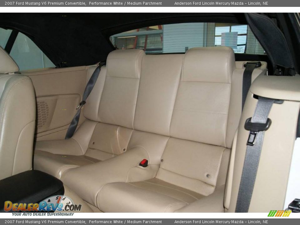 2007 Ford Mustang V6 Premium Convertible Performance White / Medium Parchment Photo #18