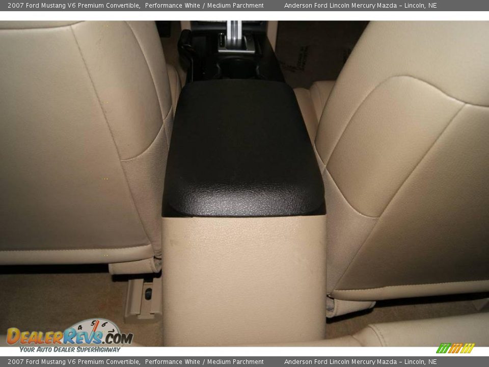 2007 Ford Mustang V6 Premium Convertible Performance White / Medium Parchment Photo #19