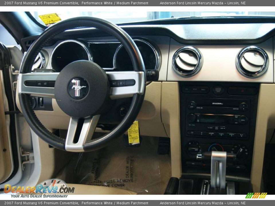 2007 Ford Mustang V6 Premium Convertible Performance White / Medium Parchment Photo #20