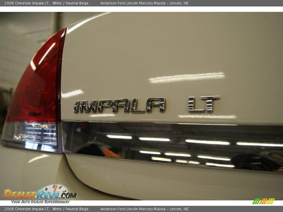 2008 Chevrolet Impala LT White / Neutral Beige Photo #10