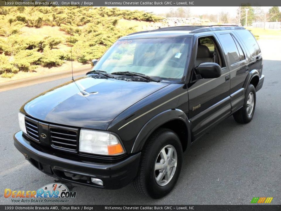 1999 Oldsmobile Bravada AWD Onyx Black / Beige Photo #1