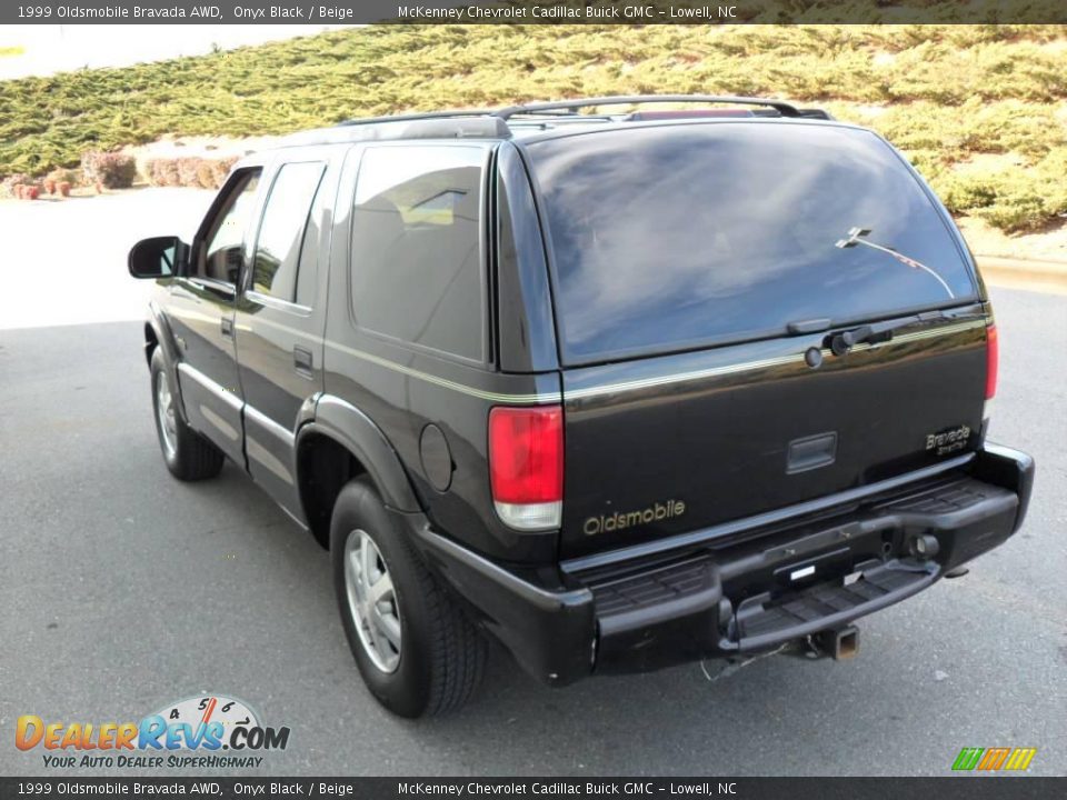 1999 Oldsmobile Bravada AWD Onyx Black / Beige Photo #2