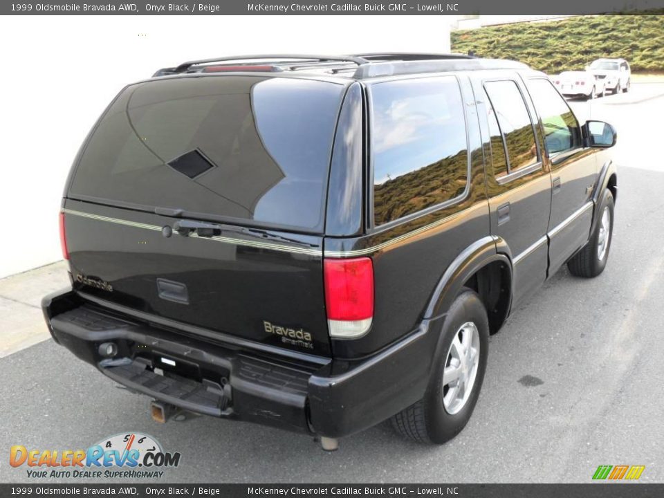 1999 Oldsmobile Bravada AWD Onyx Black / Beige Photo #4