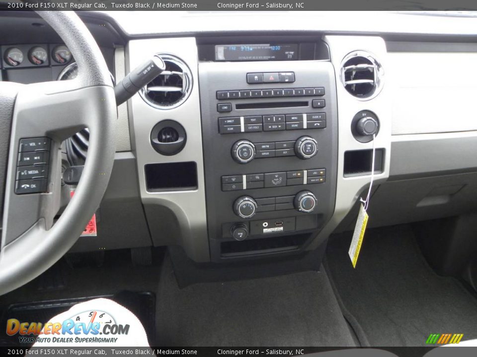 2010 Ford F150 XLT Regular Cab Tuxedo Black / Medium Stone Photo #21