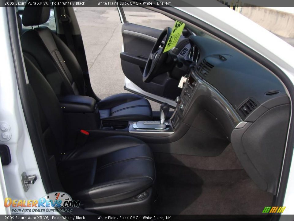 2009 Saturn Aura XR V6 Polar White / Black Photo #17