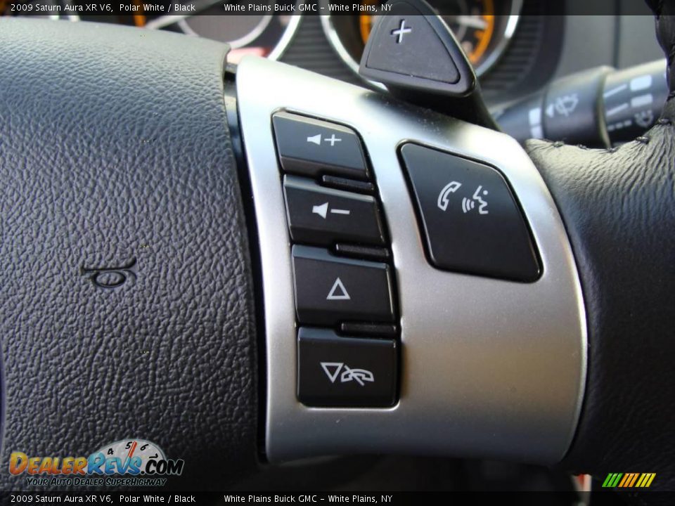 2009 Saturn Aura XR V6 Polar White / Black Photo #26