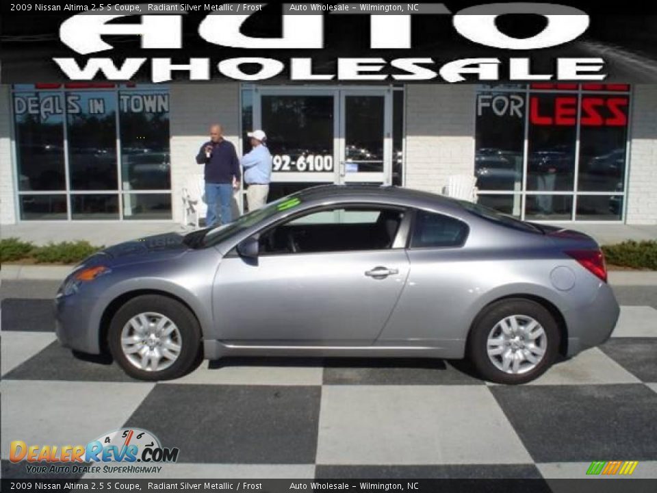 2009 Nissan Altima 2.5 S Coupe Radiant Silver Metallic / Frost Photo #1