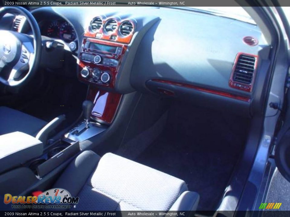 2009 Nissan Altima 2.5 S Coupe Radiant Silver Metallic / Frost Photo #7