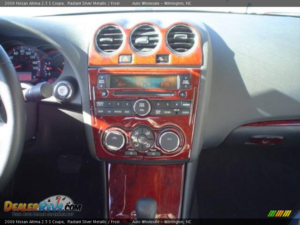 2009 Nissan Altima 2.5 S Coupe Radiant Silver Metallic / Frost Photo #8