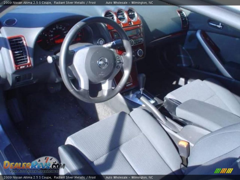 2009 Nissan Altima 2.5 S Coupe Radiant Silver Metallic / Frost Photo #9