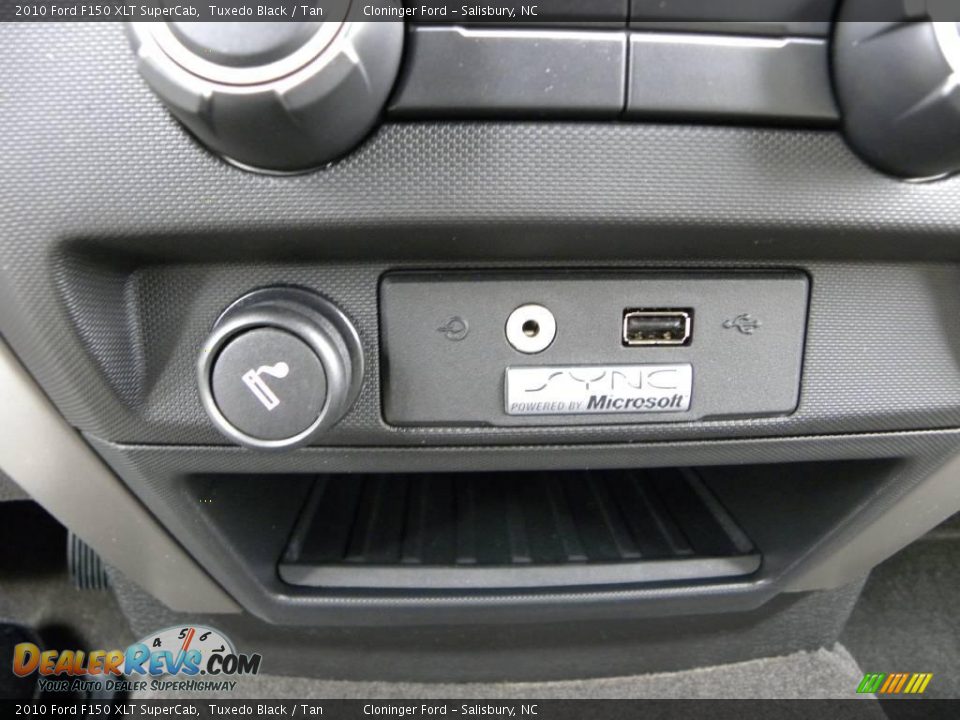 2010 Ford F150 XLT SuperCab Tuxedo Black / Tan Photo #24