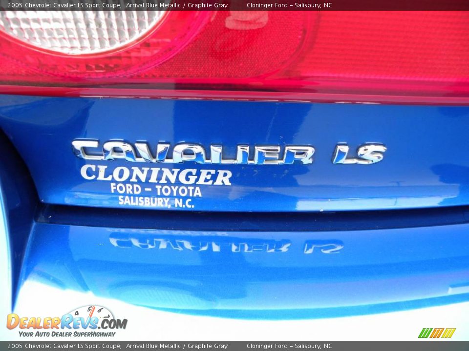 2005 Chevrolet Cavalier LS Sport Coupe Arrival Blue Metallic / Graphite Gray Photo #12