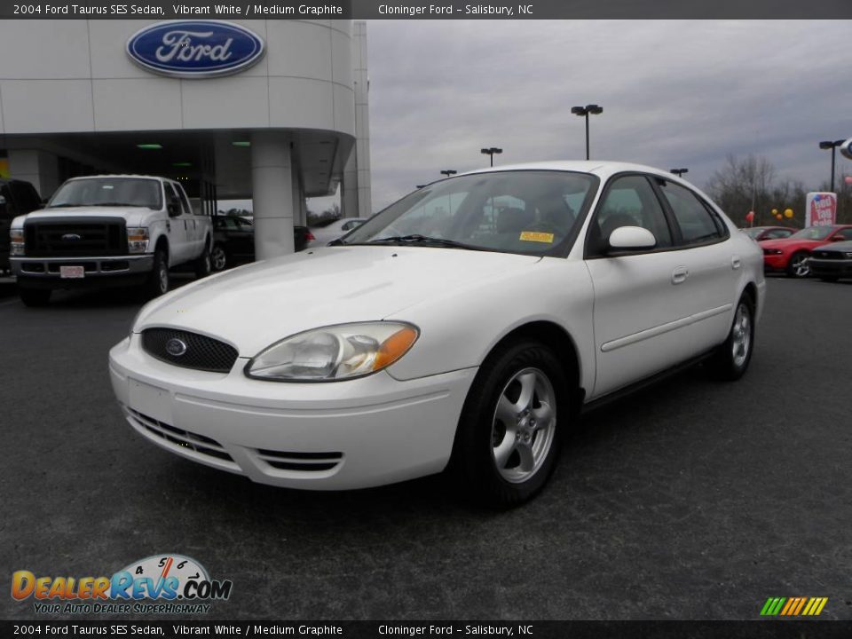2004 Ford Taurus SES Sedan Vibrant White / Medium Graphite Photo #6