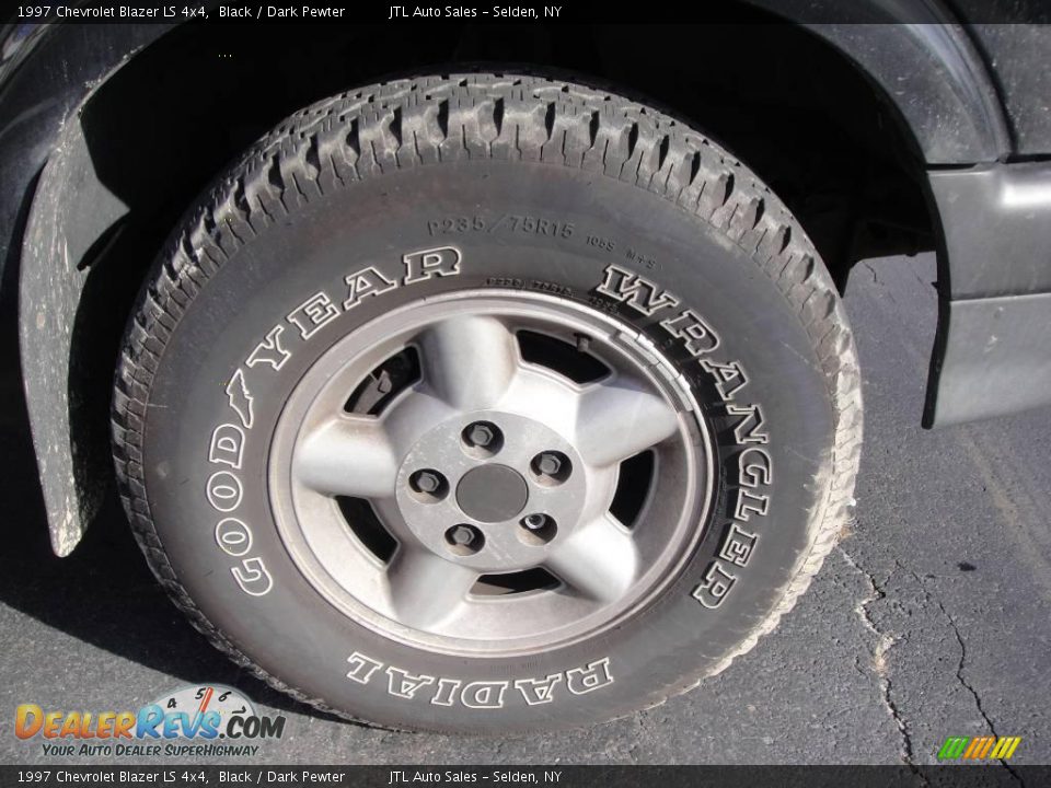 1997 Chevrolet Blazer LS 4x4 Black / Dark Pewter Photo #8