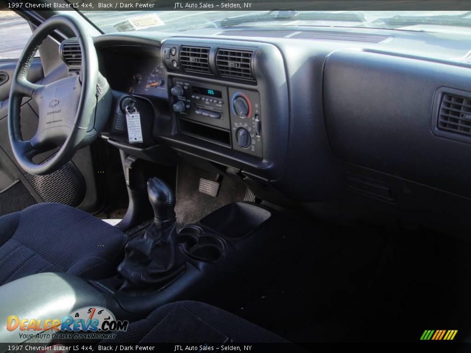 1997 Chevrolet Blazer LS 4x4 Black / Dark Pewter Photo #11