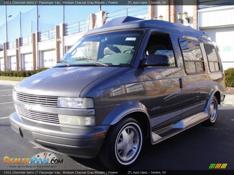 2001 Chevrolet Astro LT Passenger Van Medium Chacoal Gray Metallic / Pewter Photo #1