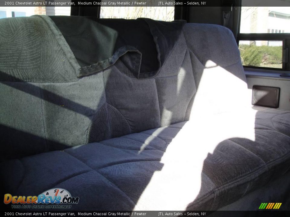 2001 Chevrolet Astro LT Passenger Van Medium Chacoal Gray Metallic / Pewter Photo #15