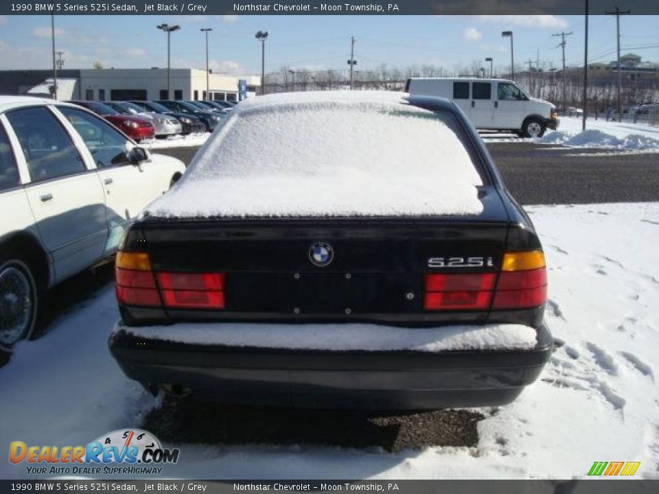 1990 BMW 5 Series 525i Sedan Jet Black / Grey Photo #4