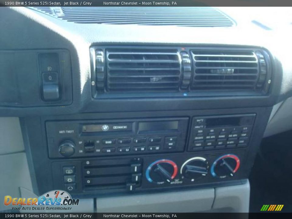 1990 BMW 5 Series 525i Sedan Jet Black / Grey Photo #13