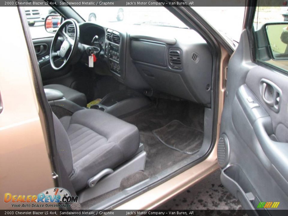 2003 Chevrolet Blazer LS 4x4 Sandalwood Metallic / Graphite Photo #7