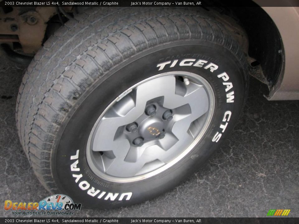 2003 Chevrolet Blazer LS 4x4 Sandalwood Metallic / Graphite Photo #12