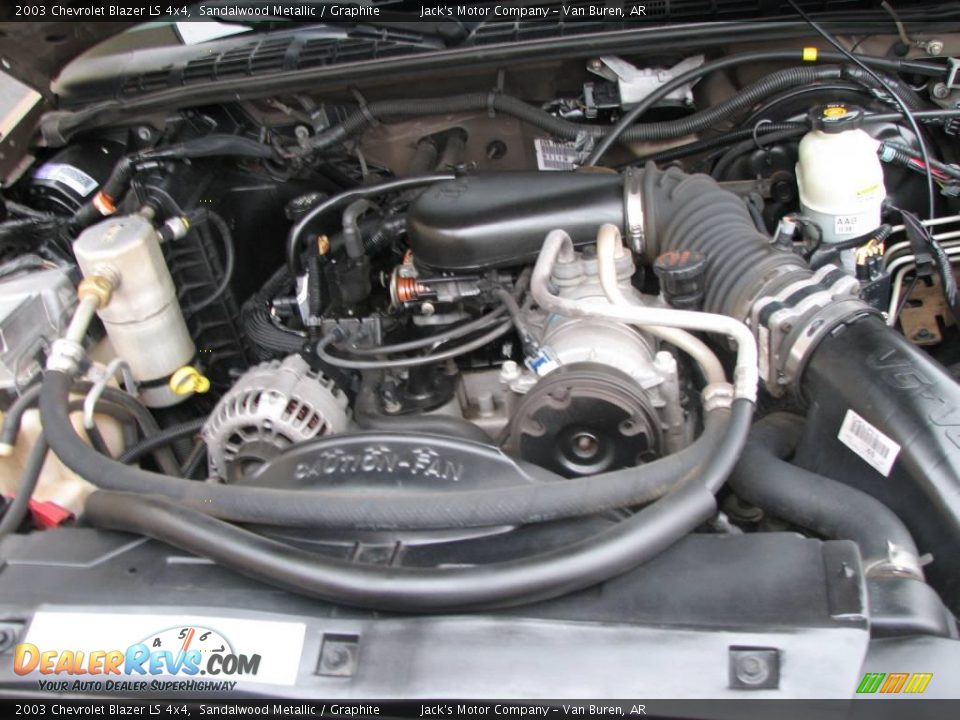 2003 Chevrolet Blazer LS 4x4 Sandalwood Metallic / Graphite Photo #13