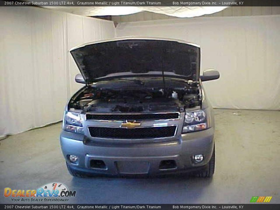2007 Chevrolet Suburban 1500 LTZ 4x4 Graystone Metallic / Light Titanium/Dark Titanium Photo #4