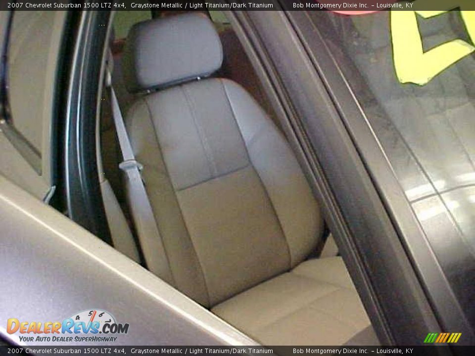 2007 Chevrolet Suburban 1500 LTZ 4x4 Graystone Metallic / Light Titanium/Dark Titanium Photo #10