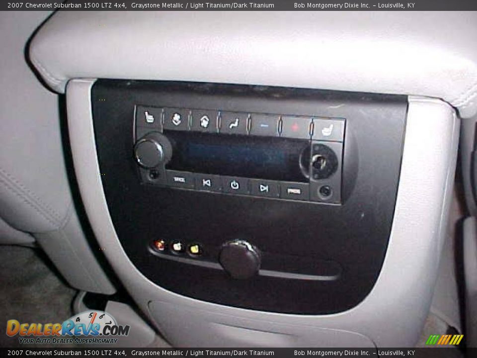 2007 Chevrolet Suburban 1500 LTZ 4x4 Graystone Metallic / Light Titanium/Dark Titanium Photo #14
