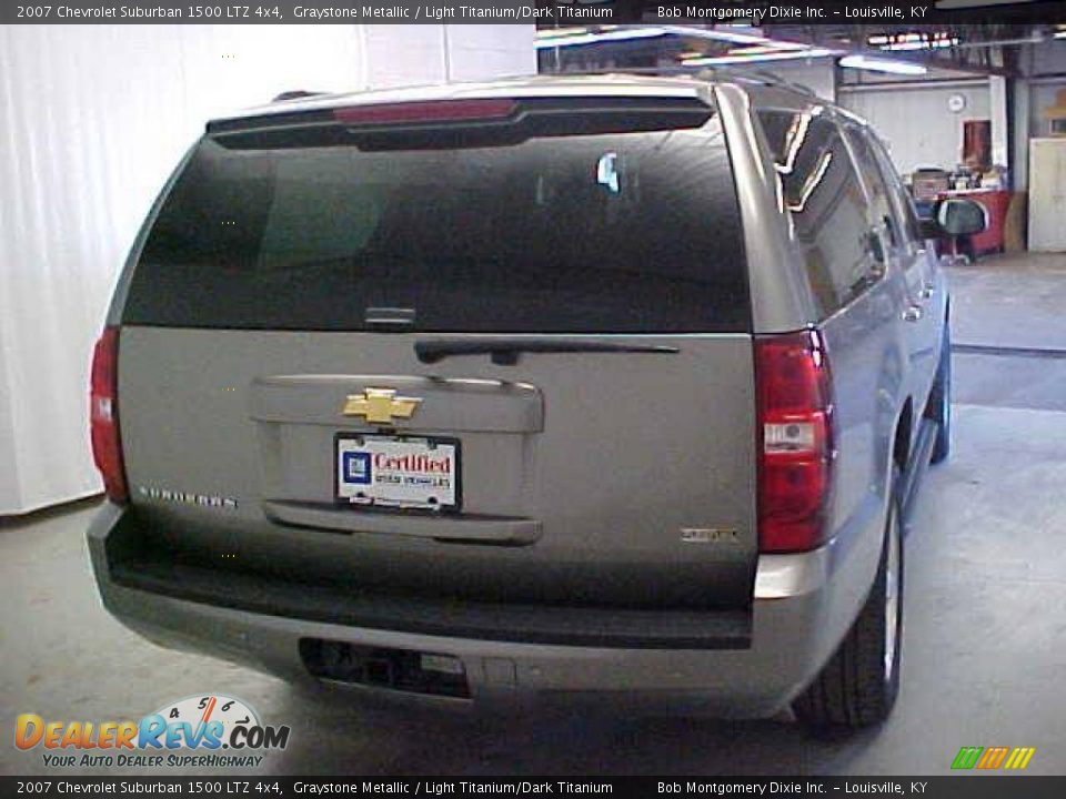 2007 Chevrolet Suburban 1500 LTZ 4x4 Graystone Metallic / Light Titanium/Dark Titanium Photo #17