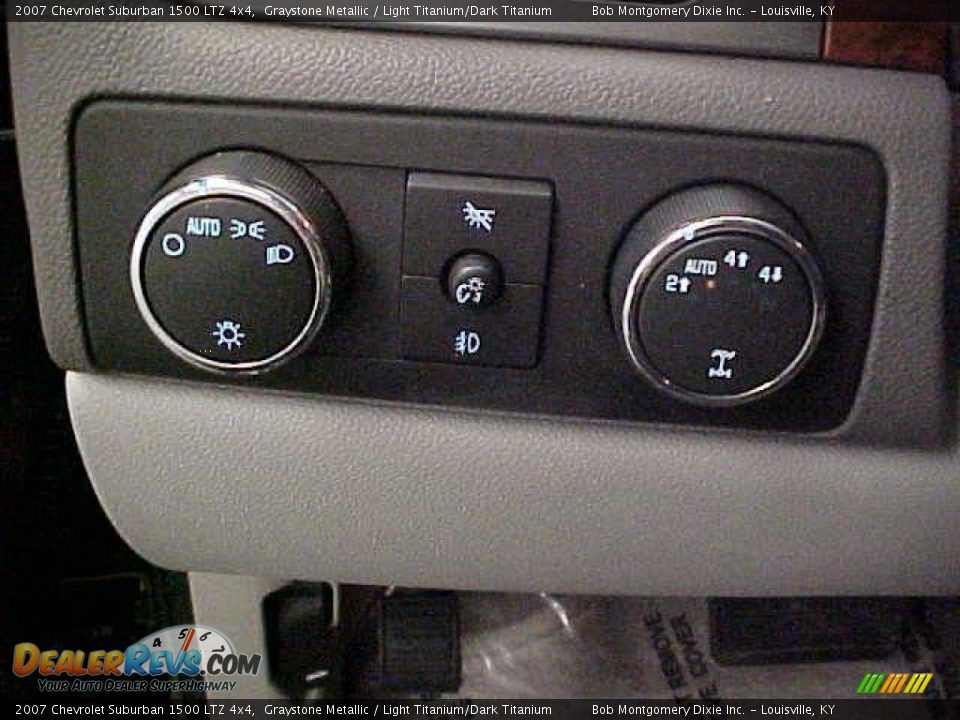 2007 Chevrolet Suburban 1500 LTZ 4x4 Graystone Metallic / Light Titanium/Dark Titanium Photo #29