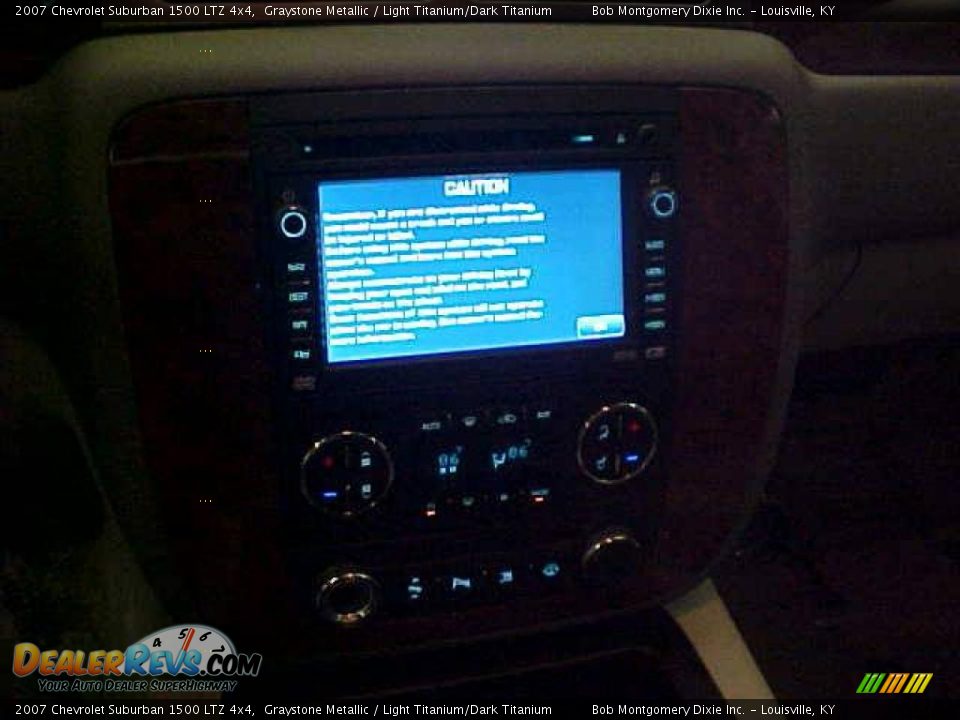 2007 Chevrolet Suburban 1500 LTZ 4x4 Graystone Metallic / Light Titanium/Dark Titanium Photo #32