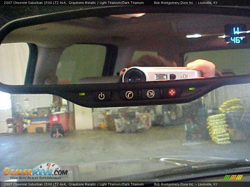 2007 Chevrolet Suburban 1500 LTZ 4x4 Graystone Metallic / Light Titanium/Dark Titanium Photo #33